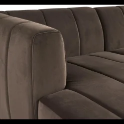 Best ILVA Ingvi venstrevendt sofa med chaiselong
