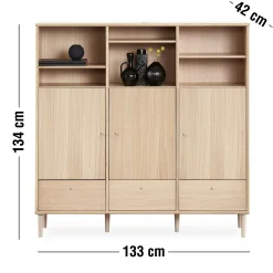 New ILVA Mistral Classic Skænk med 3 låger, 3 skuffer, 9 hylder + ben eg