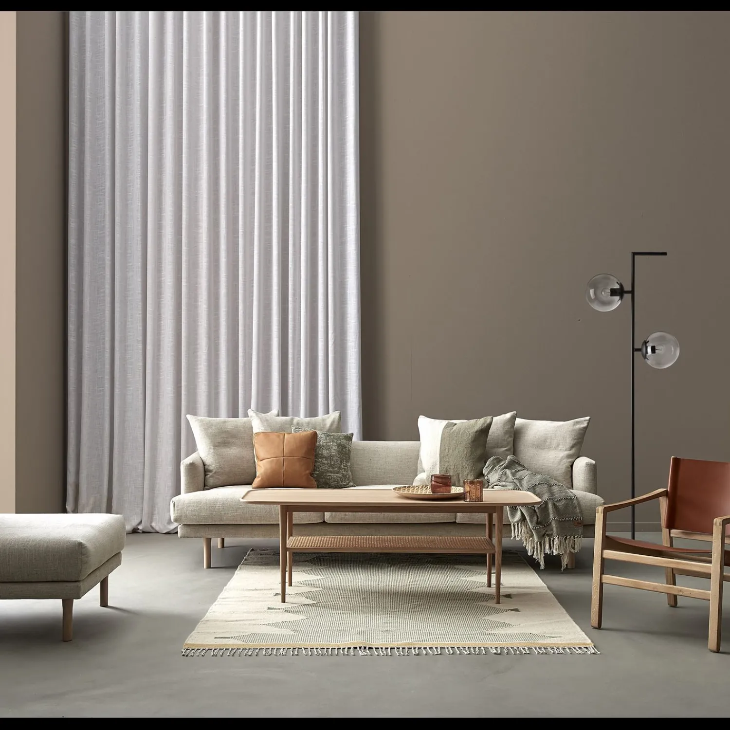 ILVA Pearl Gulvlampe 154 x 18 cm