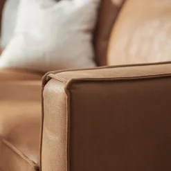 ILVA Scott venstrevendt hjørnesofa med pufafslutning
