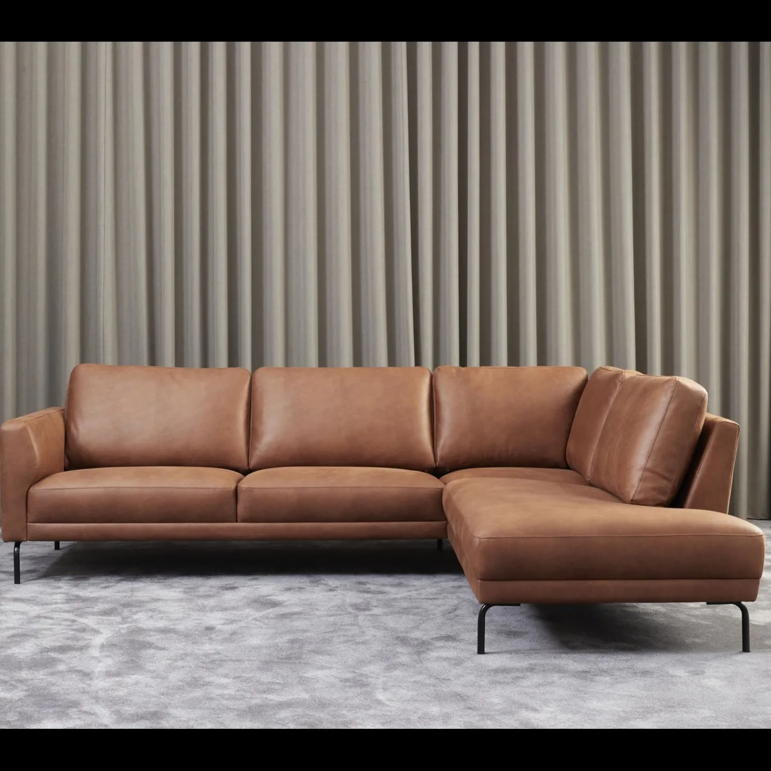 ILVA Springfield højrevendt hjørnesofa med pufafslutning